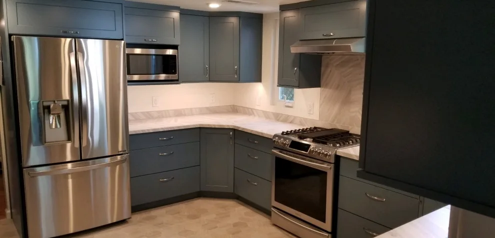 Burton's Luxury Bath & Kitchen - Photo 13