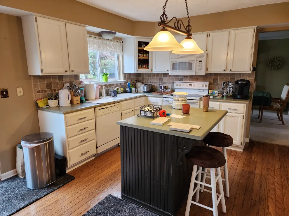 Commerce Refacing by Kitchen Tune-Up Novi, MI - Photo 4