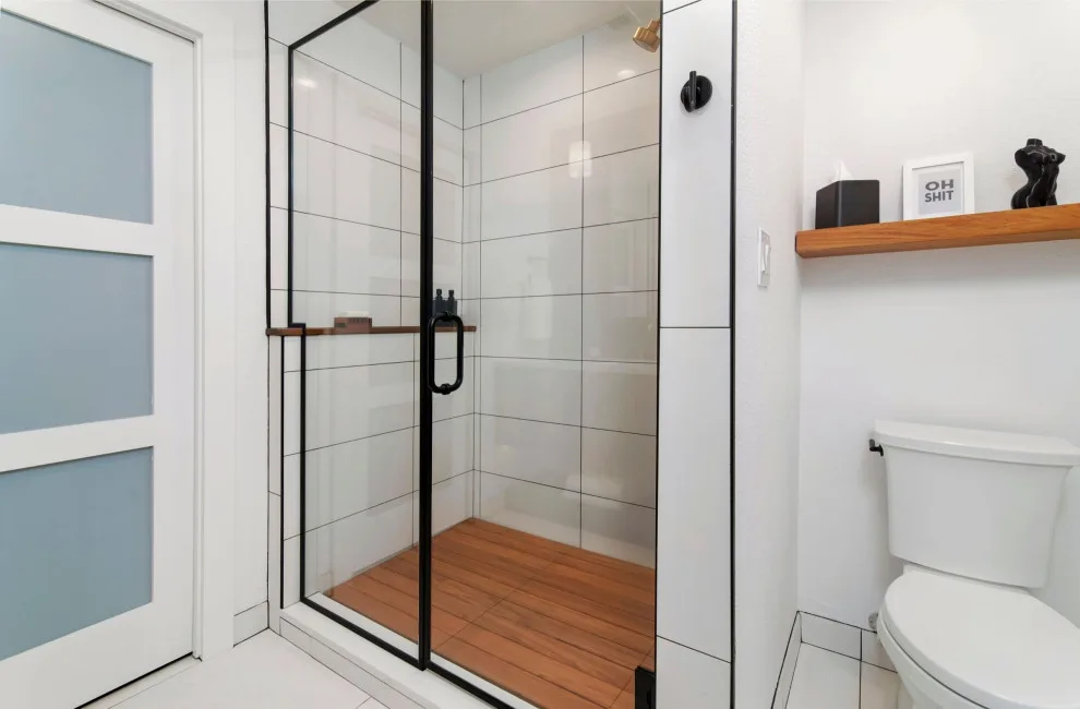 Rollingwood Complete Home Makeover by New Creations Custom Kitchen And Bath - Photo 10
