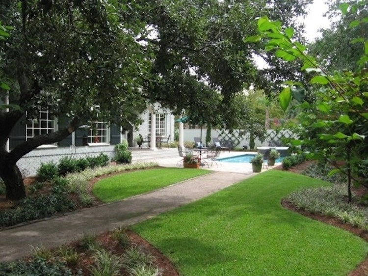 Traditional Shade Garden by Creative Landscapes, Inc. - Photo 11