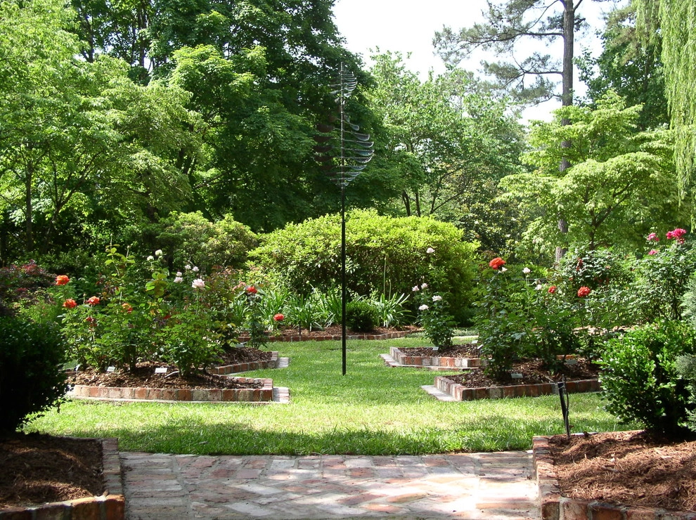 Whimiscal Knot garden by Creative Landscapes, Inc. - Photo 2