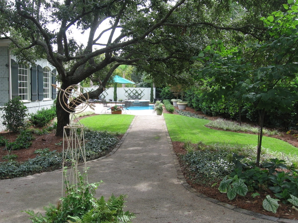 Traditional Shade Garden by Creative Landscapes, Inc. - Photo 22