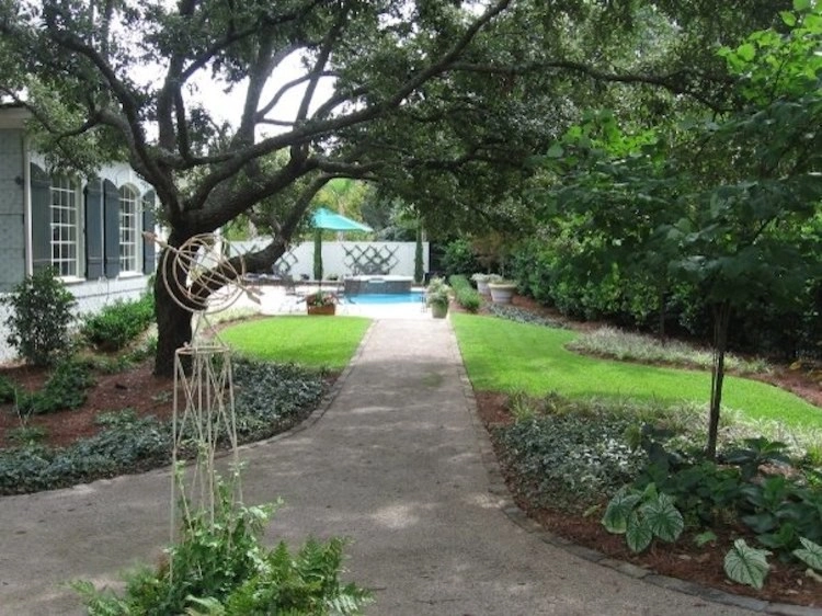 Traditional Shade Garden by Creative Landscapes, Inc. - Photo 20