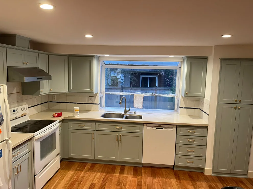 Emerald City Custom Cabinets - Photo 2
