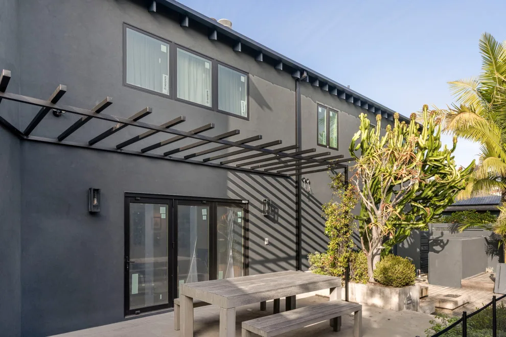 Upper-Level ADU Over Garage in Santa Monica, CA by Metropolis Drafting And Construction Inc - Photo 5