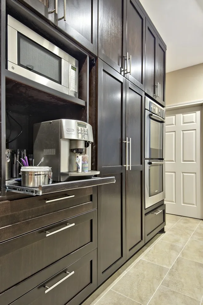 Modern Kitchen by New Creations Custom Kitchen And Bath - Photo 8