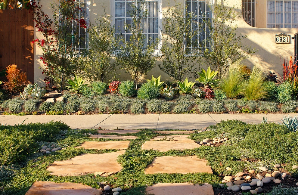 Spanish Landscape Hancock Park by Bosler Earth Design - Photo 7