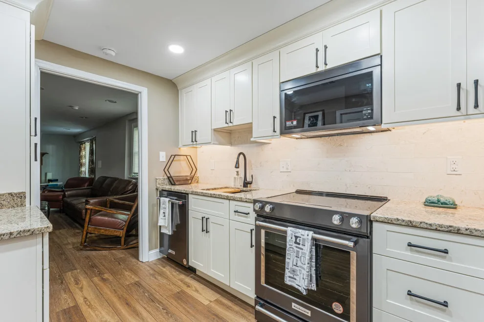 Compact Kitchen in Fairfax by Avenir Kitchen And Bath - Photo 4