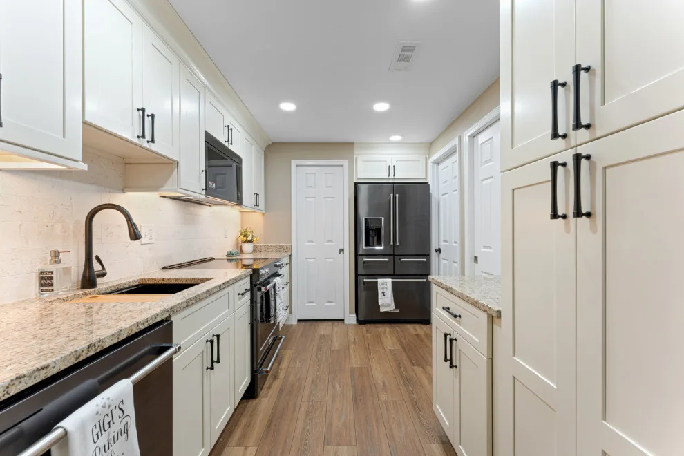 Compact Kitchen in Fairfax by Avenir Kitchen And Bath - Photo 3