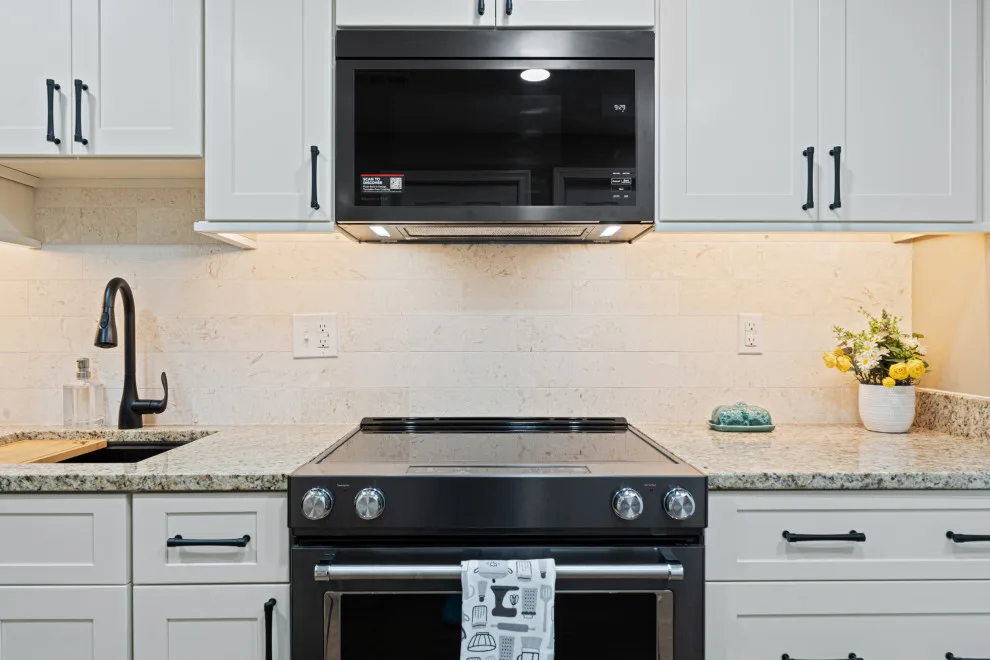 Compact Kitchen in Fairfax by Avenir Kitchen And Bath - Photo 6
