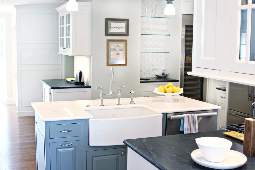 Compact Open Kitchen by Stone Kitchens - Photo 6