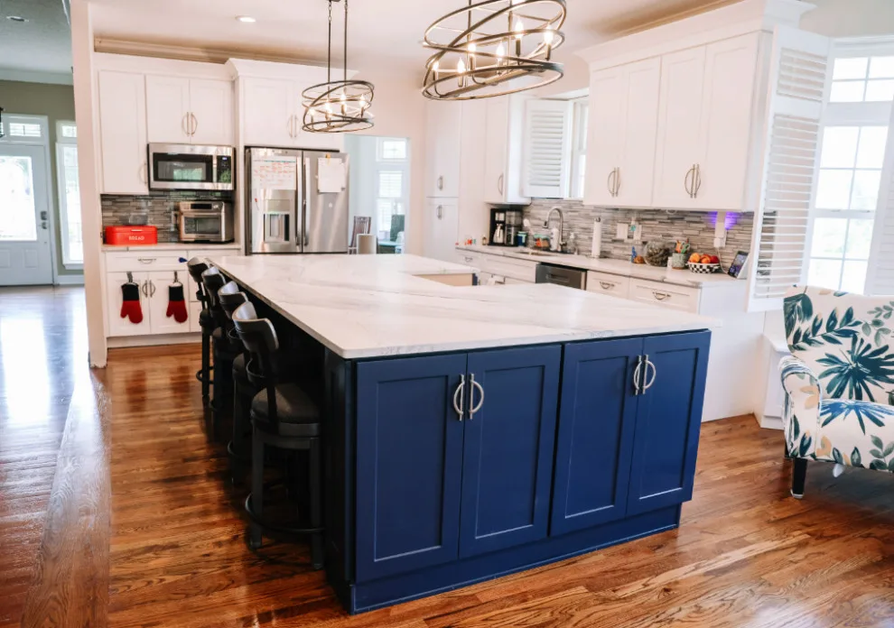 Contemporary Kitchen in Smoky Mountains by Integrity Construction Solutions - Photo 3