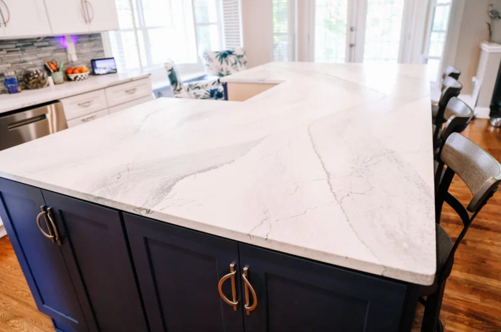 Contemporary Kitchen in Smoky Mountains by Integrity Construction Solutions - Photo 4