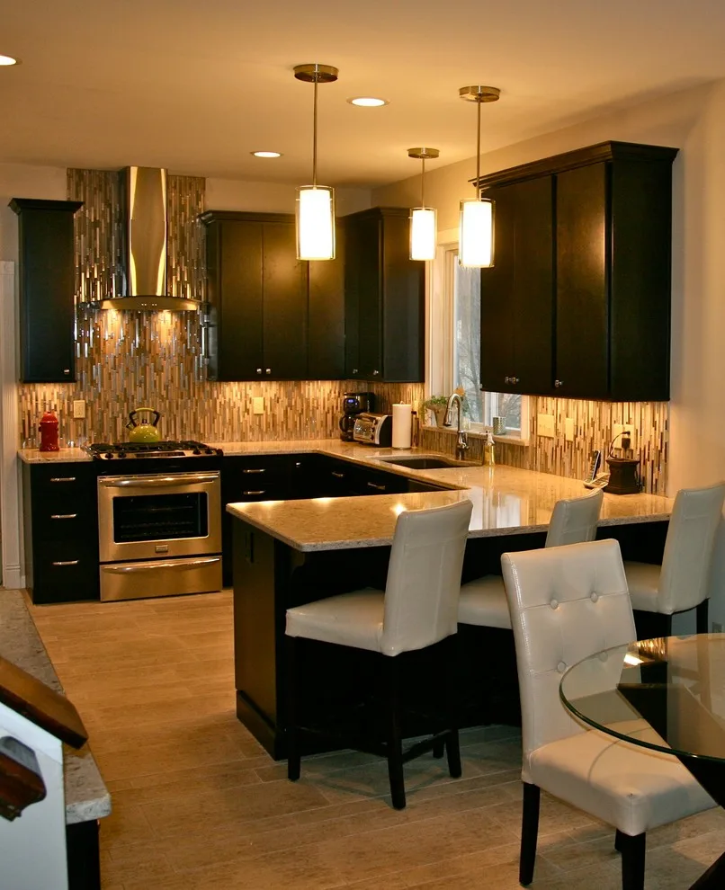 Elegant Contemporary Kitchen by Callier & Thompson Kitchens, Baths And Appliances - Photo 2