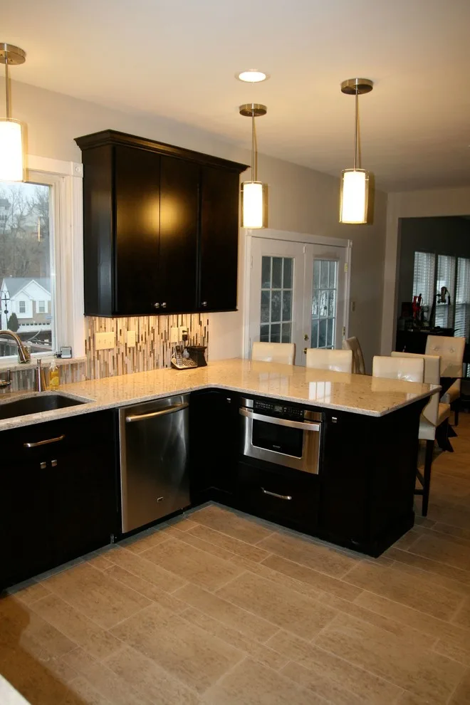 Elegant Contemporary Kitchen by Callier & Thompson Kitchens, Baths And Appliances - Photo 6