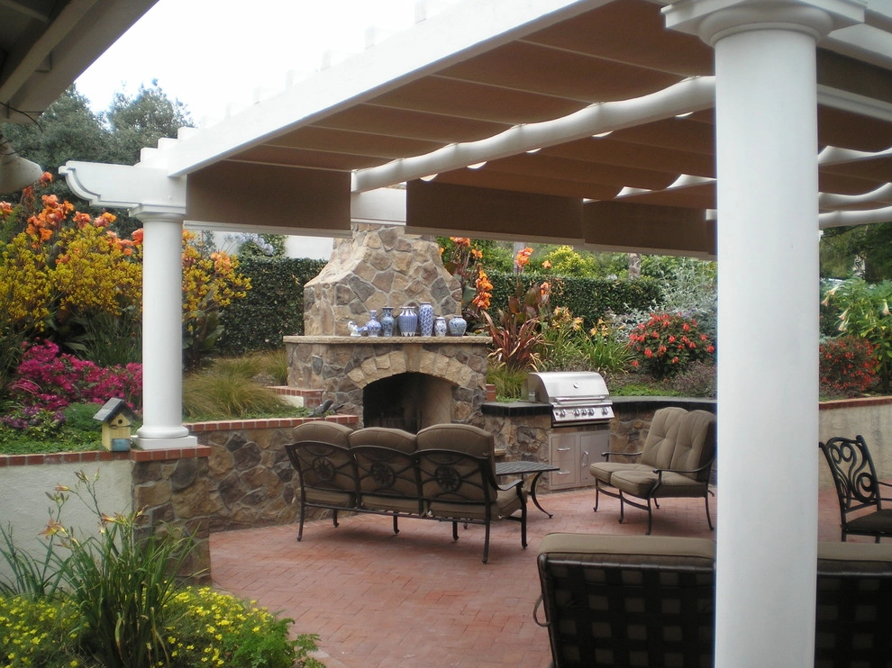 Outdoor Kitchens & BBQs by Daniels Landscape Inc. - Photo 4