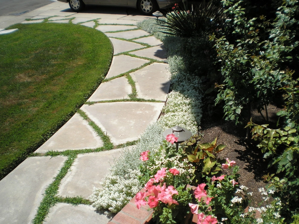 Luxurious Outdoor Living by Daniels Landscape Inc. - Photo 9