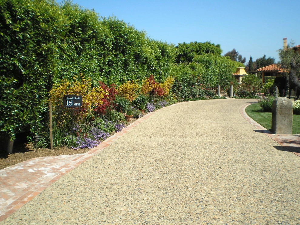 Luxurious Outdoor Living by Daniels Landscape Inc. - Photo 10