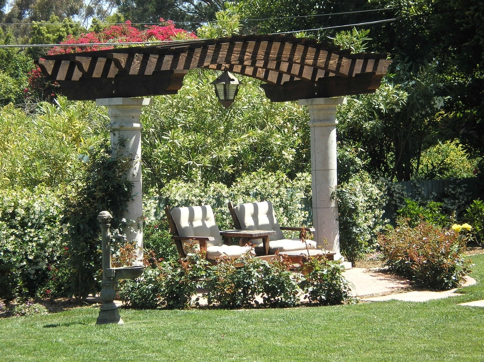 Luxurious Outdoor Living by Daniels Landscape Inc. - Photo 4
