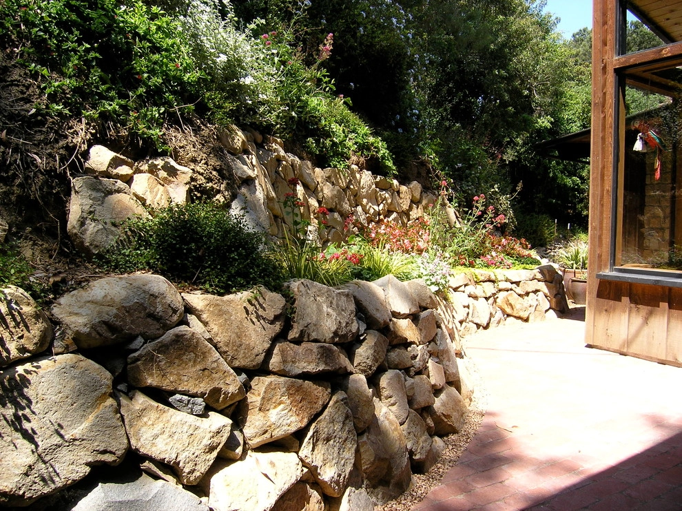 Luxurious Outdoor Living by Daniels Landscape Inc. - Photo 5