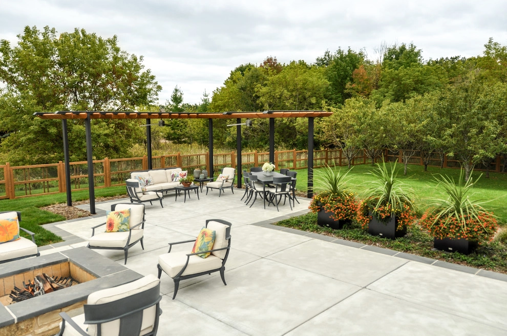 Contemporary Outdoor Space by David J Frank Landscape Contracting Inc - Photo 6