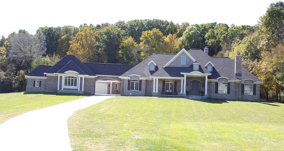 Project 1343 by Luxury Homes, Inc. - Photo 16