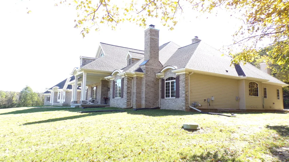 Project 1343 by Luxury Homes, Inc. - Photo 7