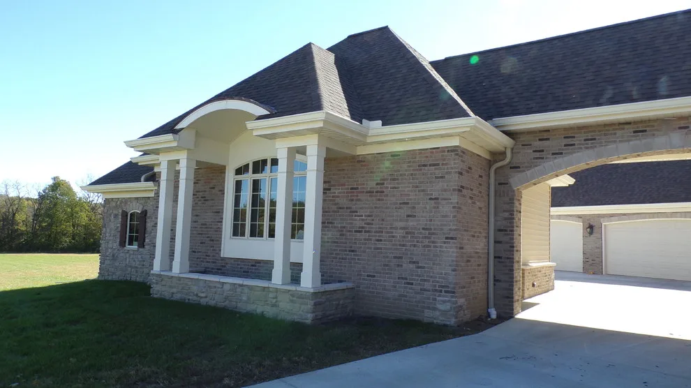 Luxury Homes, Inc. - Photo 11
