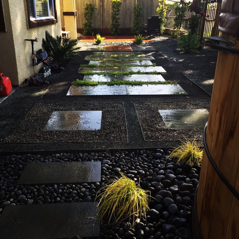 Modern Meditation by Deep Rootz Landscape And Design - Photo 3