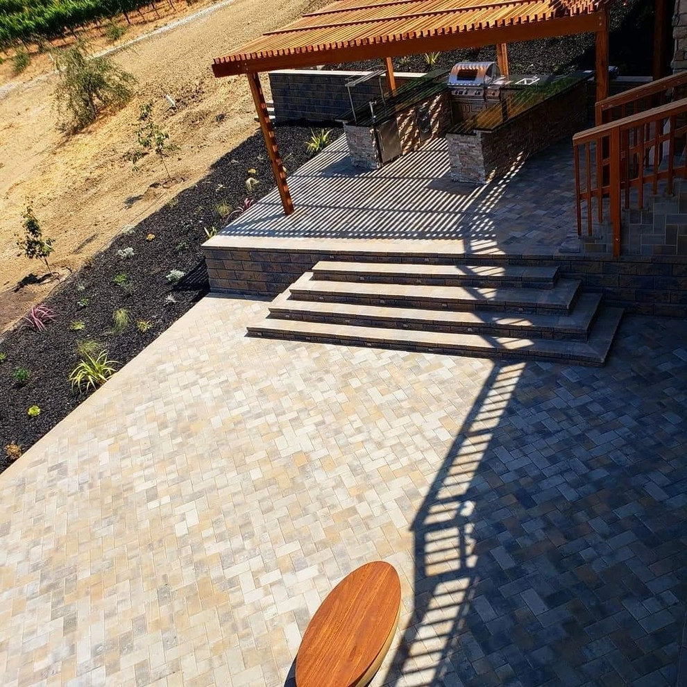 Design & Build Outdoor Living - Photo 10