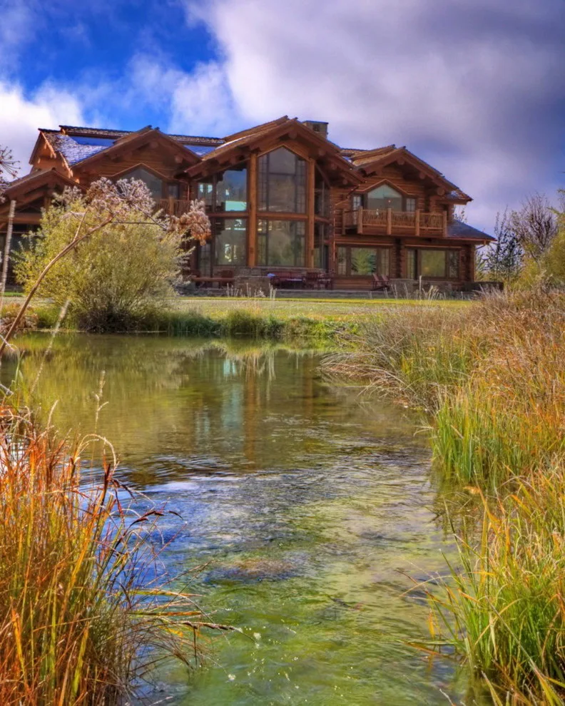 Log Cabin in Jackson Hole, Wyoming by B&B Builders - Photo 2