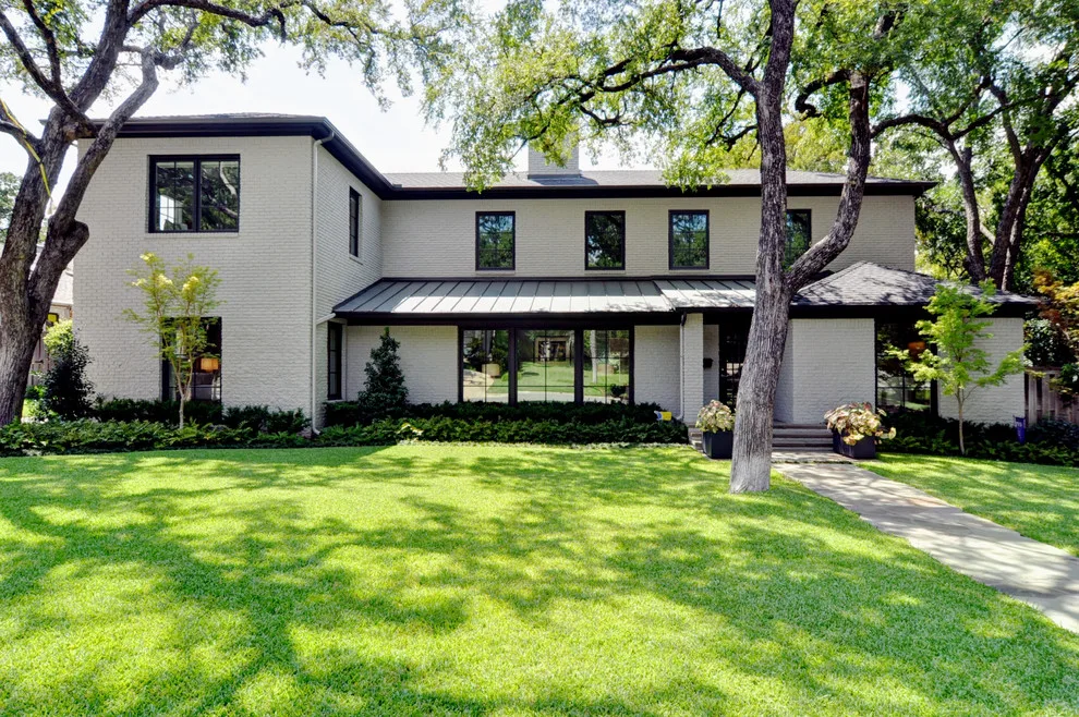 Contemporary Bungalow by Braswell Homes Inc - Photo 13