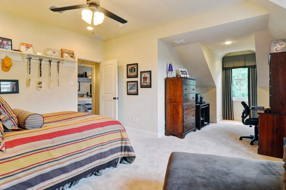 classic renovation by Braswell Homes Inc - Photo 30