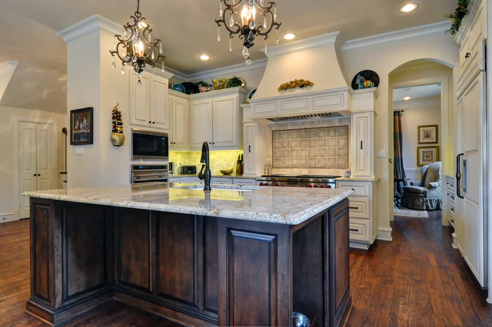 classic renovation by Braswell Homes Inc - Photo 4