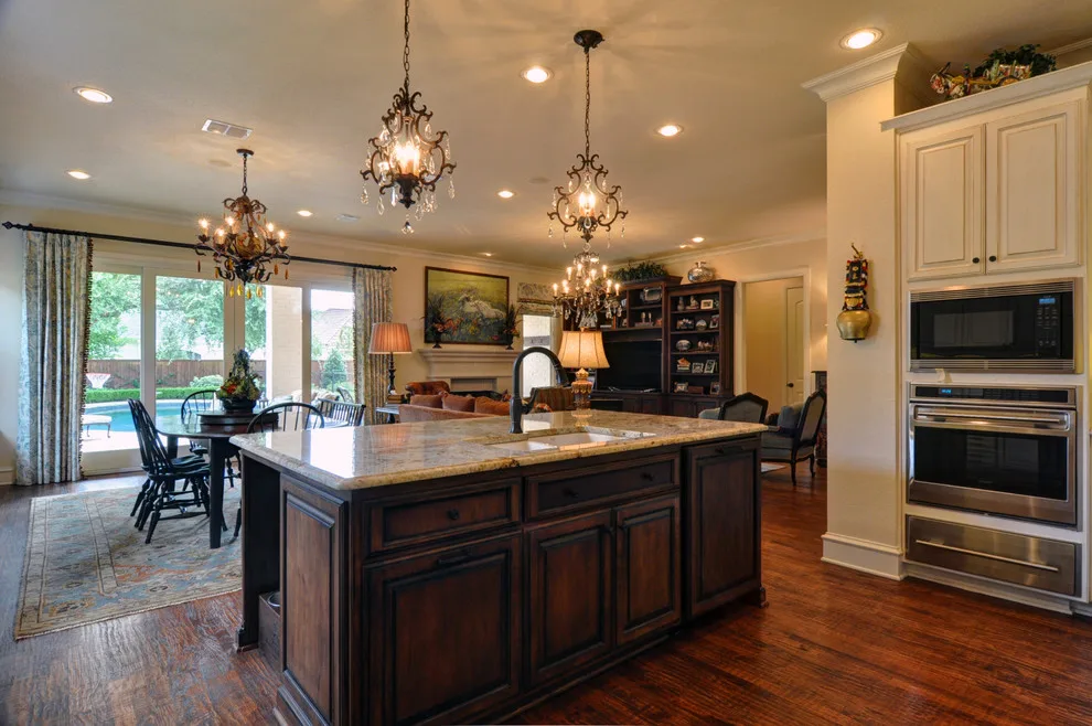 classic renovation by Braswell Homes Inc - Photo 18
