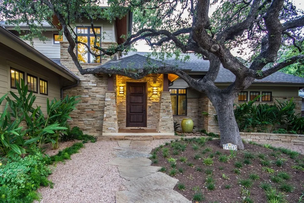 Travis Heights | Tailor-Made Residence by Katz Builders, Inc. - Photo 3