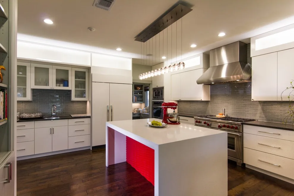 Travis Heights | Tailor-Made Residence by Katz Builders, Inc. - Photo 2