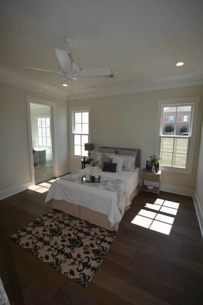 Contemporary Cottage by the River Ranch by Braniff Construction - Photo 11