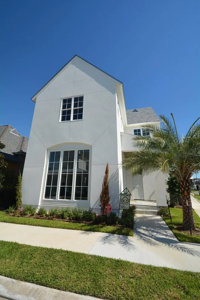 Contemporary Cottage by the River Ranch by Braniff Construction - Photo 16