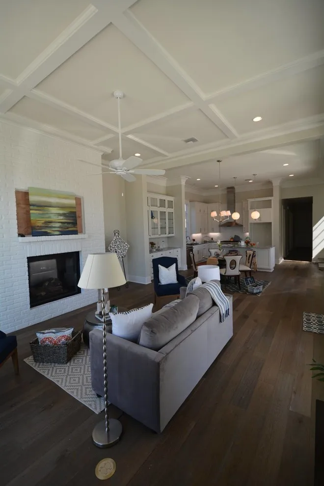Contemporary Cottage by the River Ranch by Braniff Construction - Photo 6