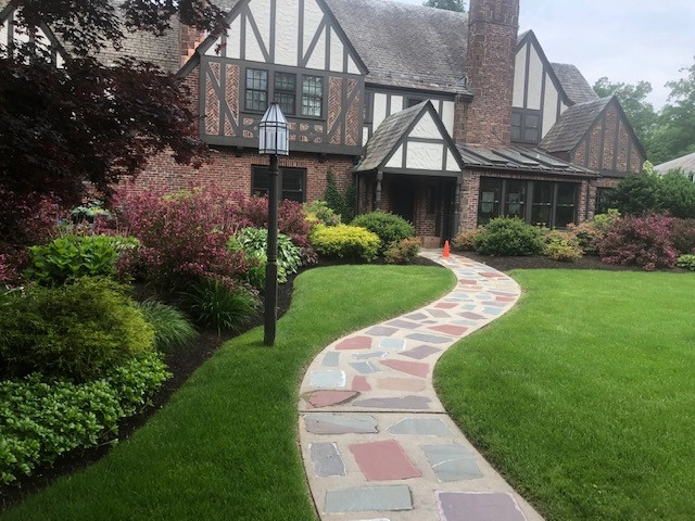Brookside Blvd -West Hartford by Donnellan & Sons Landscaping - Photo 6