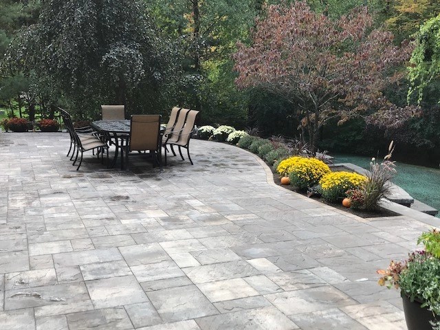 Pheasant Chase. Patio and retaining wall, by Donnellan & Sons Landscaping - Photo 3