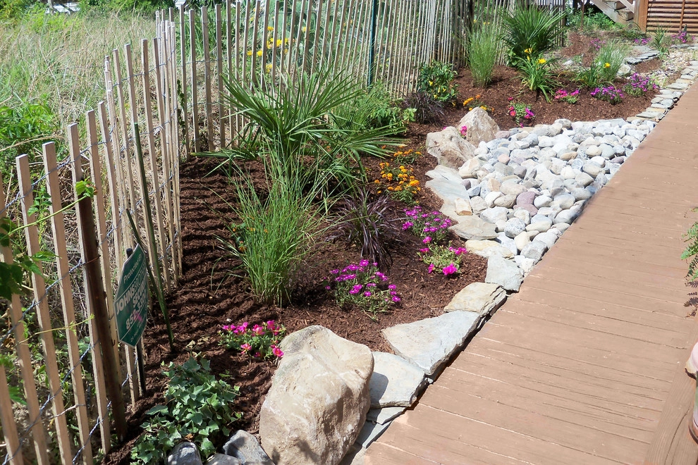 Landscape on the Bay by Dr. Dan's Landscaping & Architectural Design - Photo 2