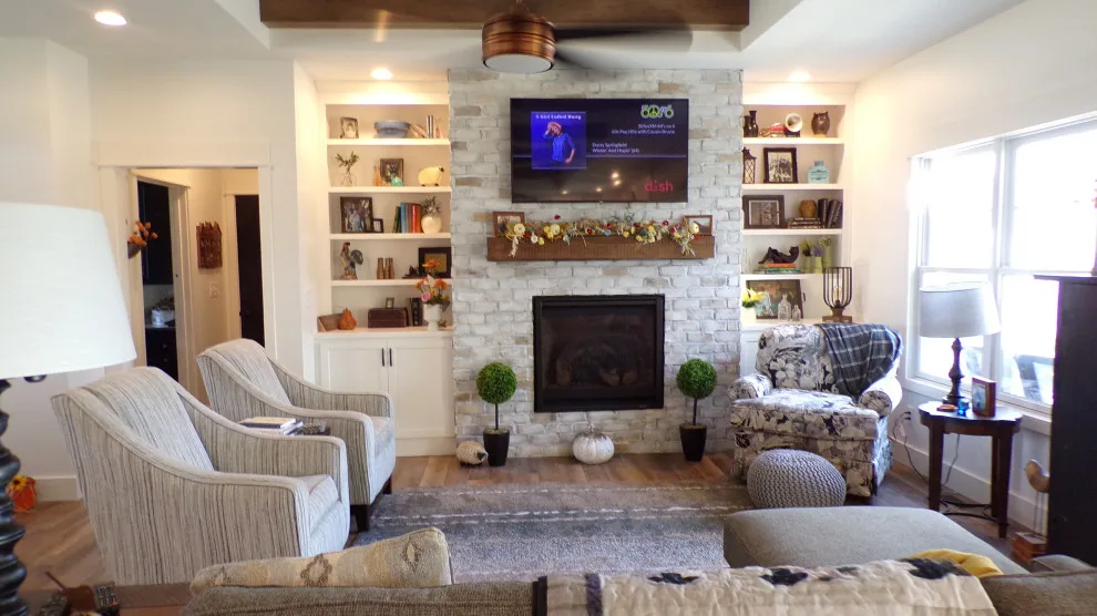 Project 1369 by Luxury Homes, Inc. - Photo 12