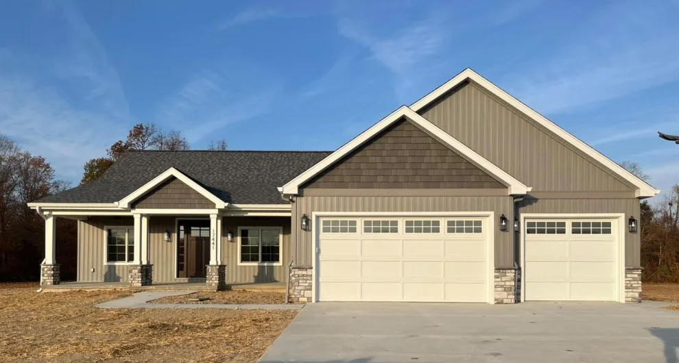 Project 1426 by Luxury Homes, Inc. - Photo 2
