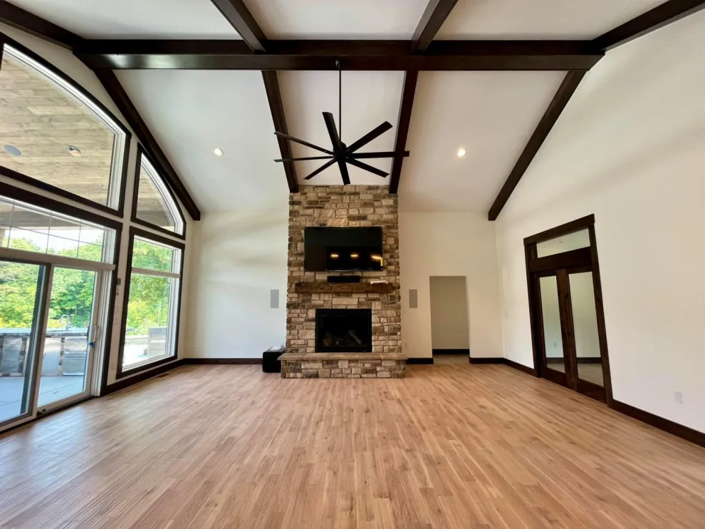 Project 1428 by Luxury Homes, Inc. - Photo 6