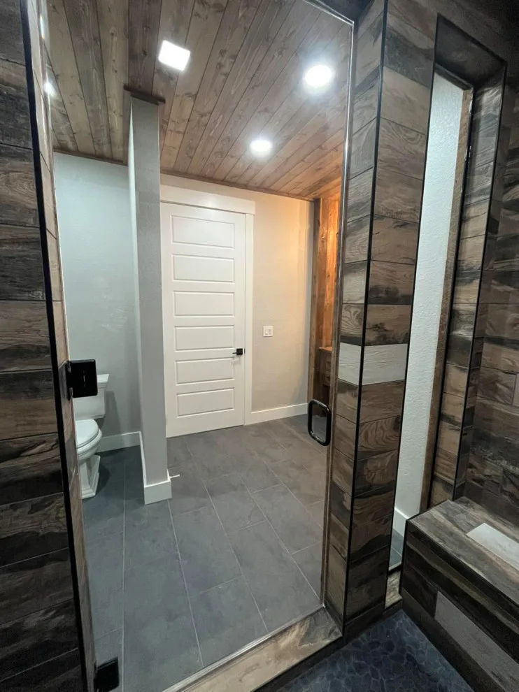 Project 1429 by Luxury Homes, Inc. - Photo 8