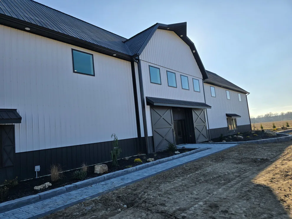 Project 1429 by Luxury Homes, Inc. - Photo 24