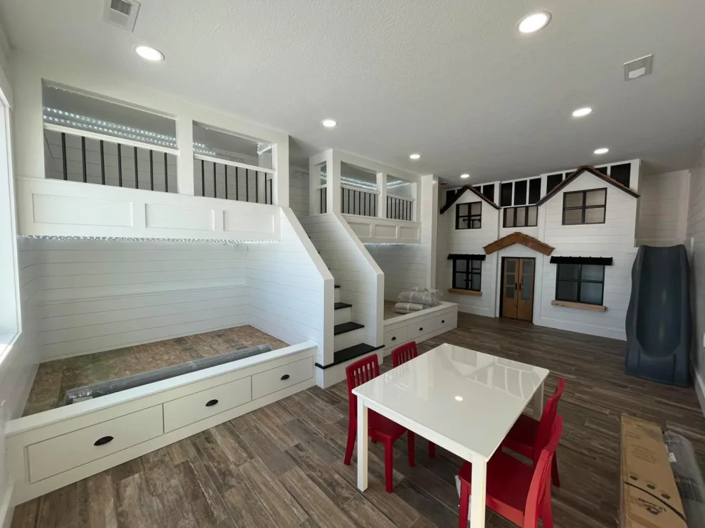 Project 1429 by Luxury Homes, Inc. - Photo 13