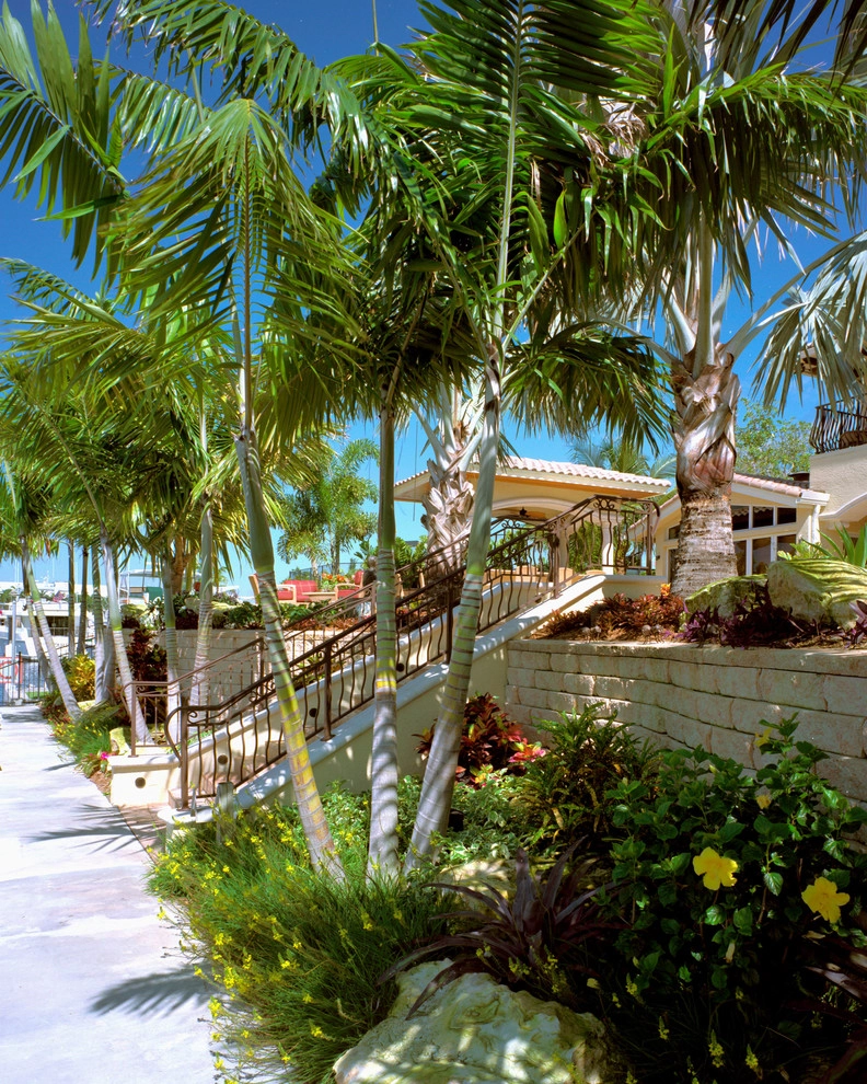 Intercoastal Luxury Home Landscape & Pool by Botanical Visions - Photo 5